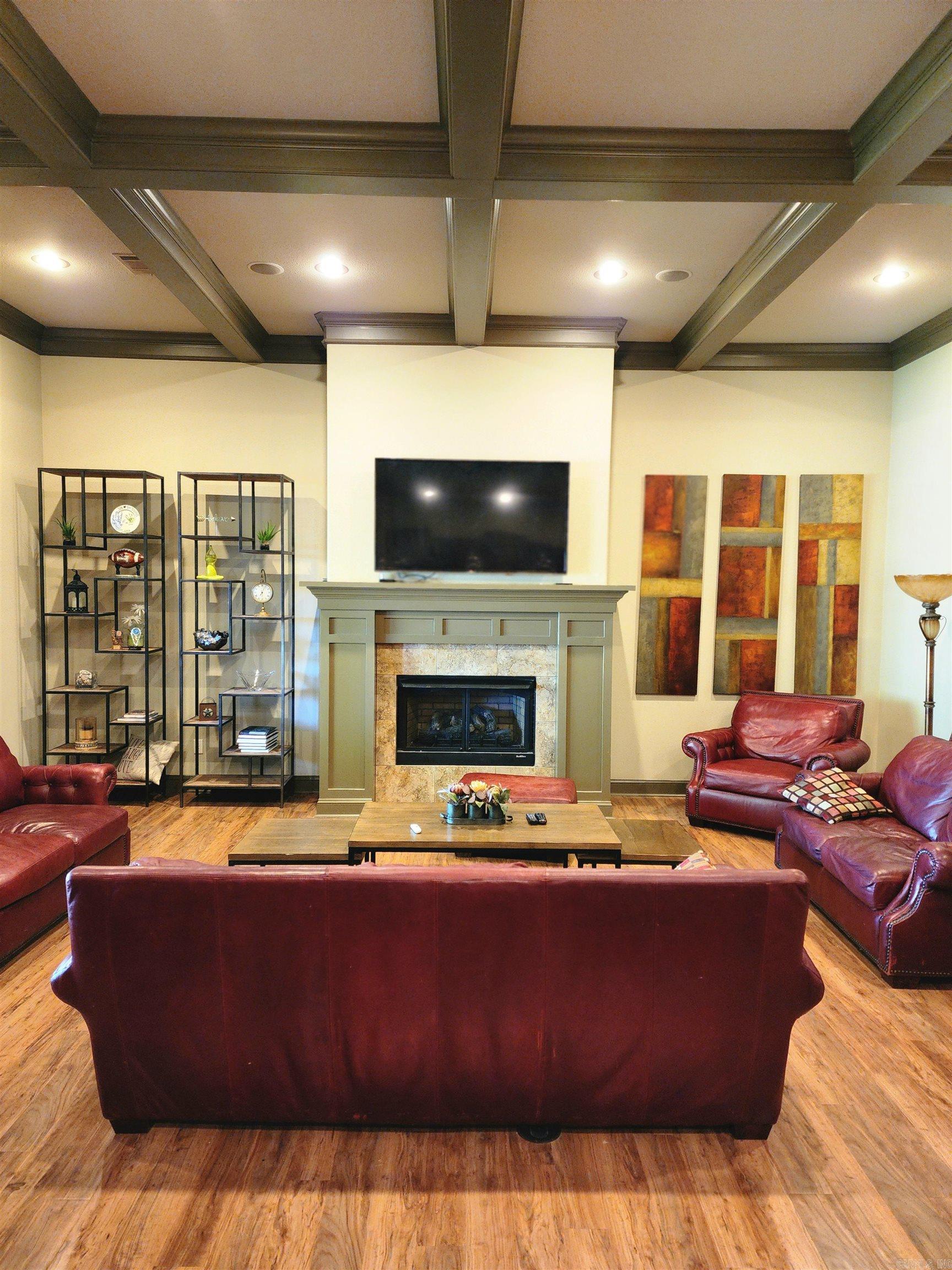 HURRICANE LAKE EST - Residential