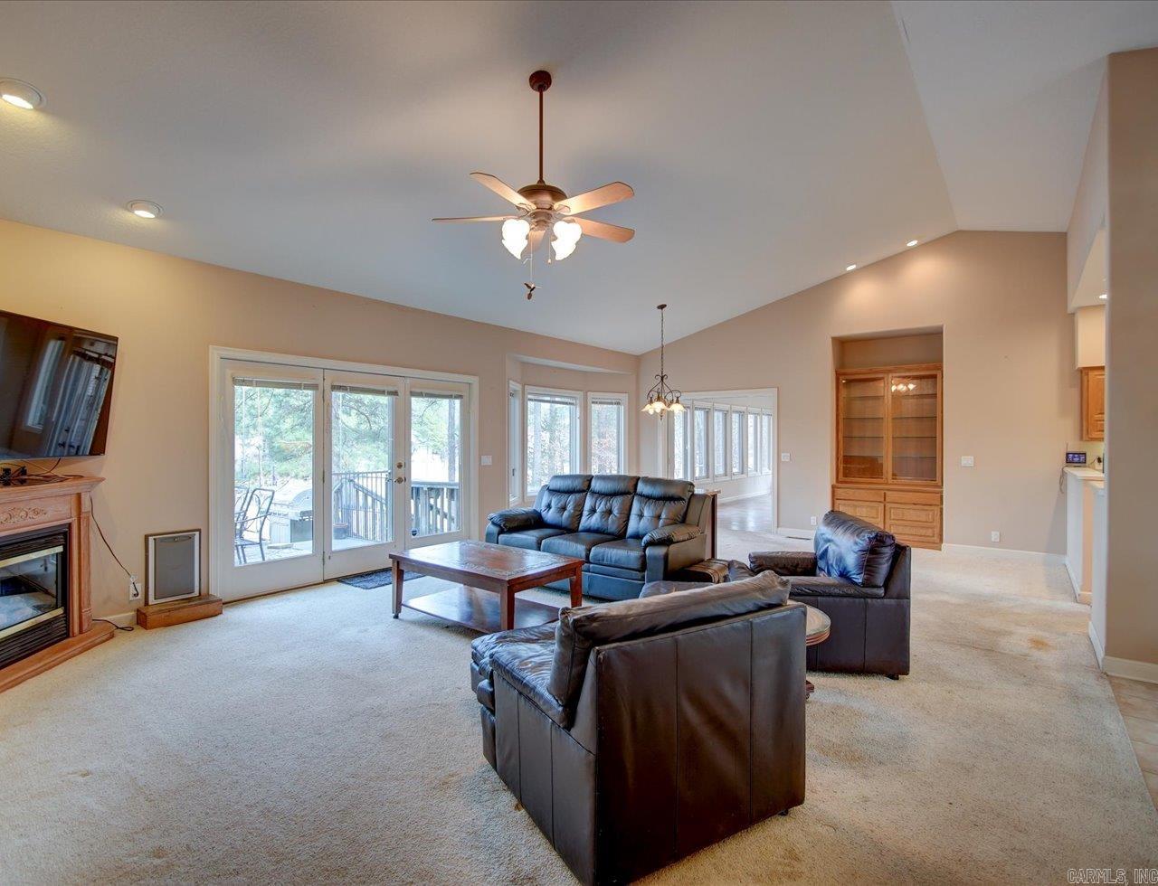 ALTA VISTA - Residential