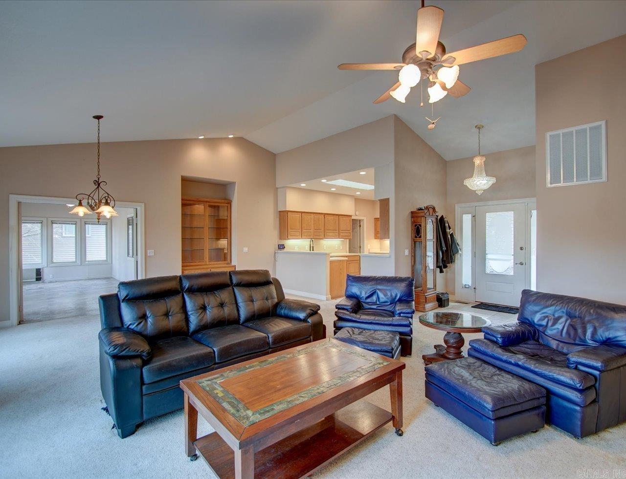 ALTA VISTA - Residential