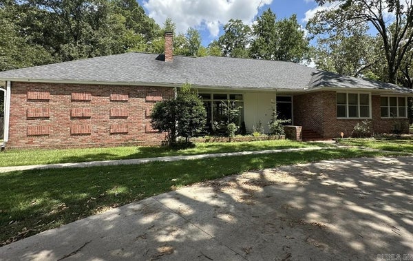 3615 S POPLAR ST, PINE BLUFF, AR 71603 - Image 718670cc2e865732ce6c13aa2dd031b3/1432945926