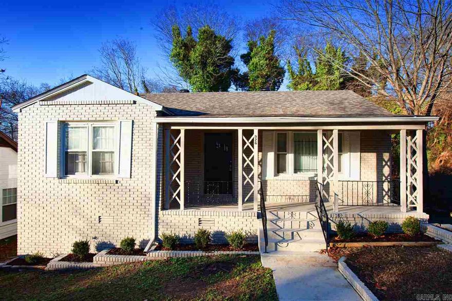 Cute 3BD/1BA in Little Rock that is waiting for you to call home. With great curb appeal and a large backyard perfect for hosting, this is the perfect home for a family or young professionals. Granite countertops in kitchen. Plenty of space in bedrooms. This property is managed by Hoffman Team so beware of scammers - we will never ask you to Cashapp us money. The lease for this property is for 18 months to 2 years with a 3% increase after the first year. Income must be 3x the amount of rent per month unless you have a housing voucher. Deposit, first month’s rent, and the $50 administration fee due before move in. Visit our office or <a href="https://showmojo.com/l/1c4c6ad042">Schedule a Showing Online</a>