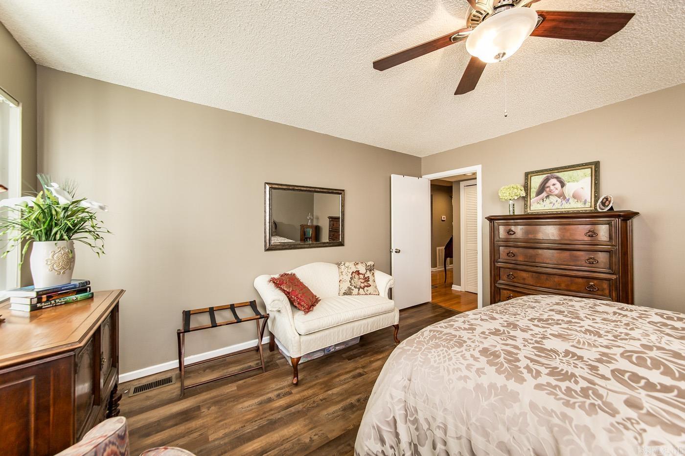 COUNTRY CLUB RIDGE - Residential
