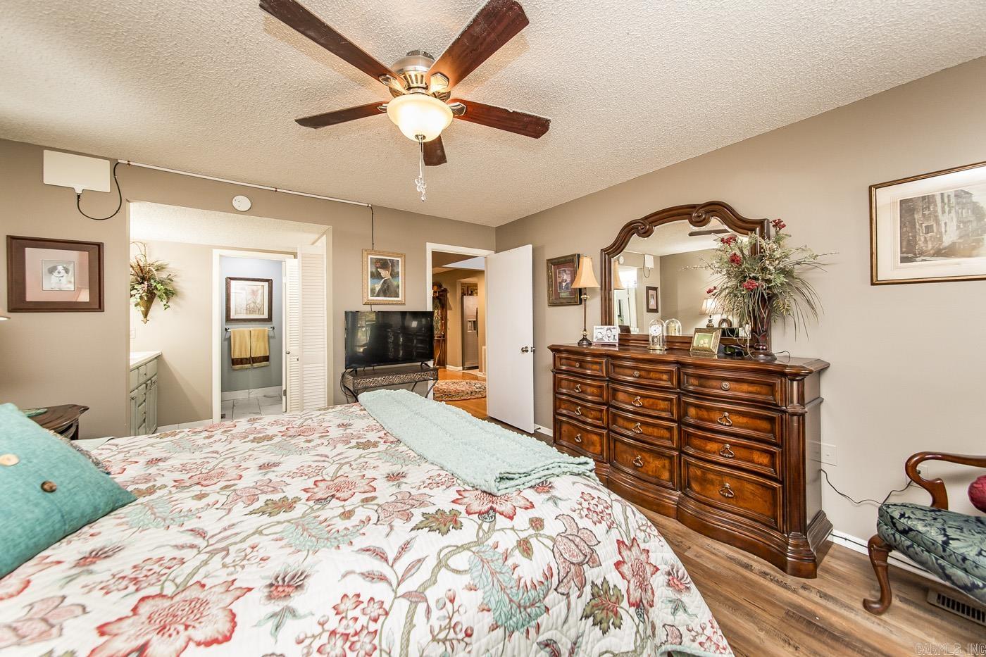 COUNTRY CLUB RIDGE - Residential