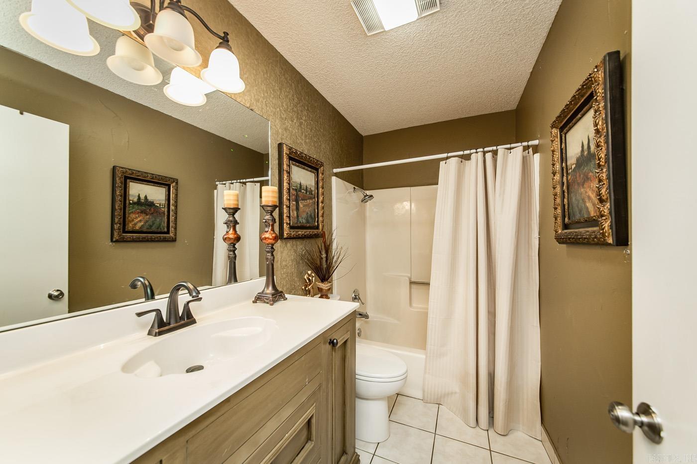 COUNTRY CLUB RIDGE - Residential