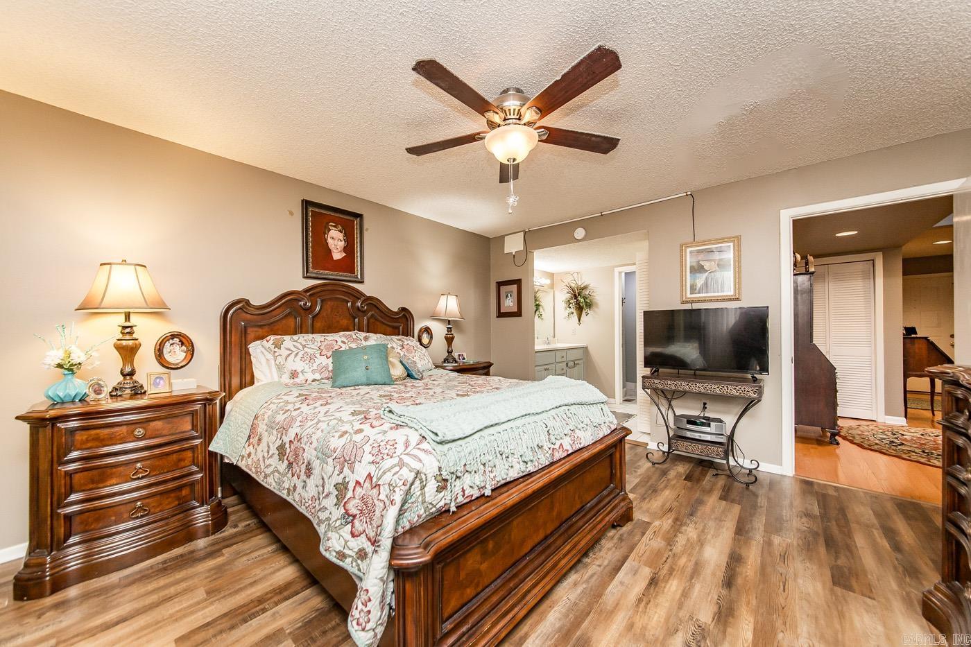 COUNTRY CLUB RIDGE - Residential