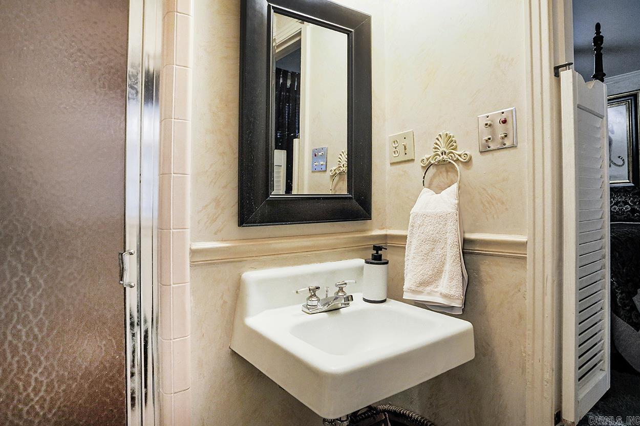 BROOKFIELD - Residential