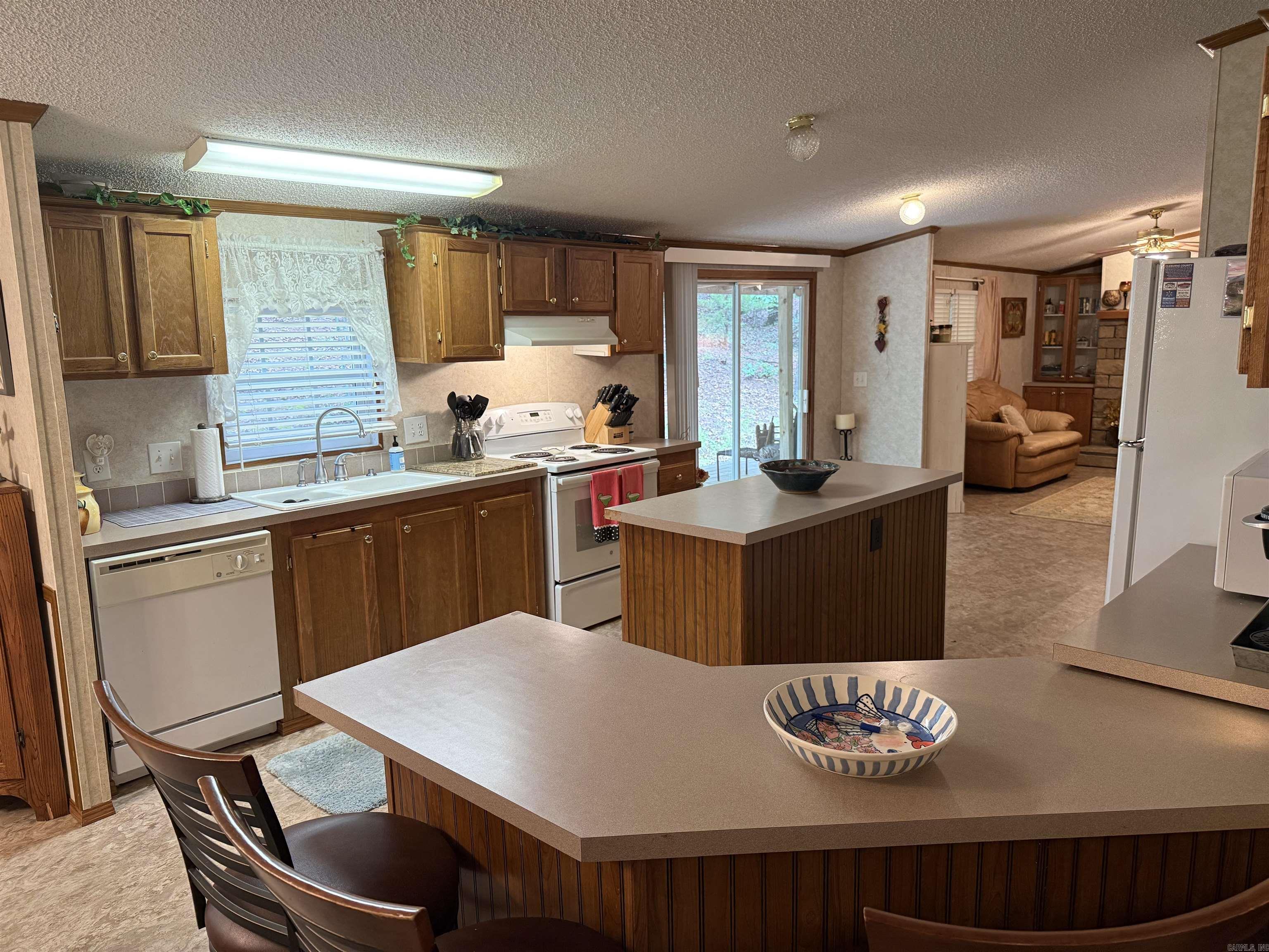 SCENIC PLACE - COVE CREEK - Residential