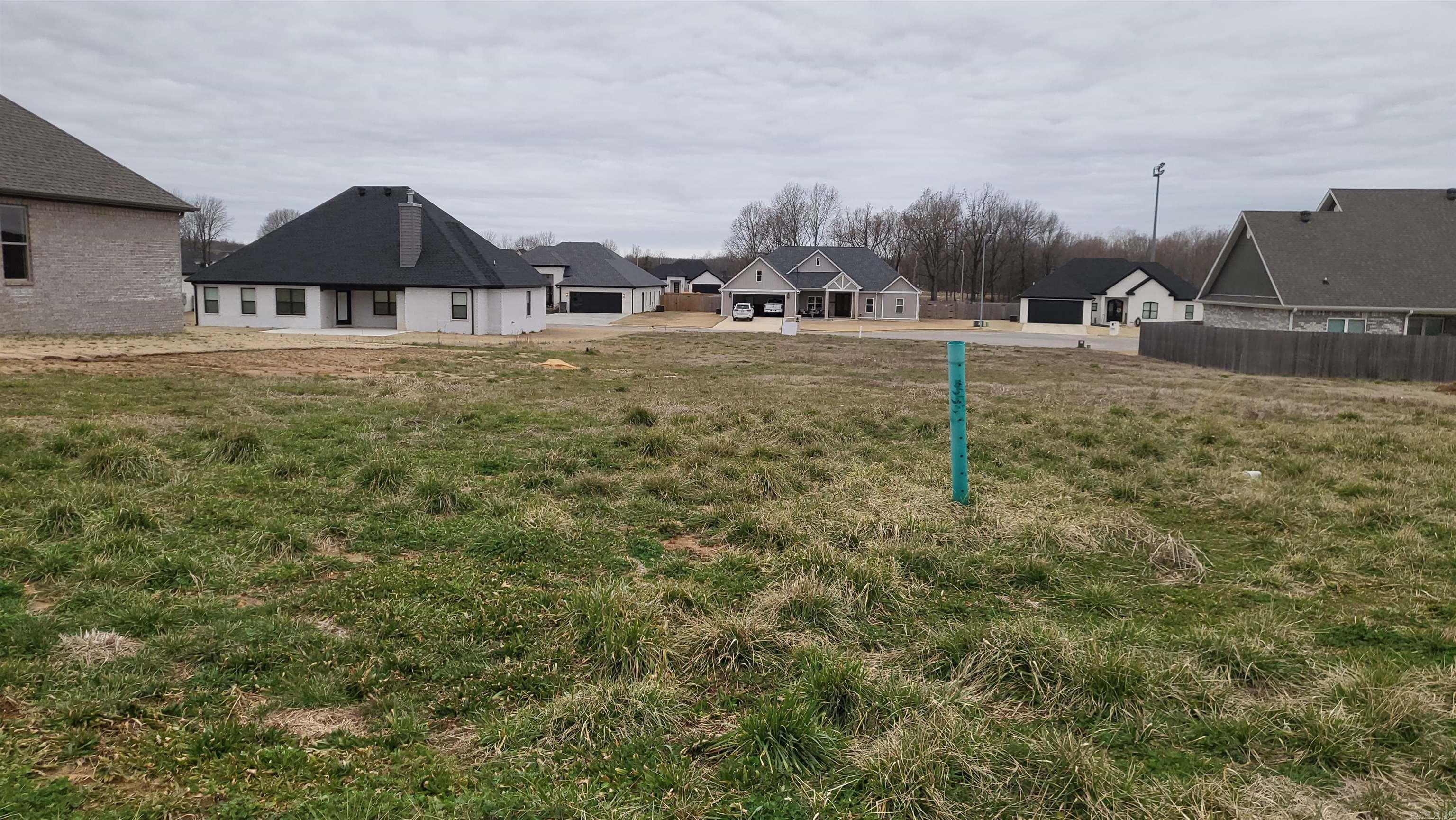 Build-ready lot in one of Paragould's newest subdivisions. This lot is located near recreation facilities as well as Paragould Country Club. This lot sits in a cul-de-sac and is extremely family friendly. Seller is motivated.