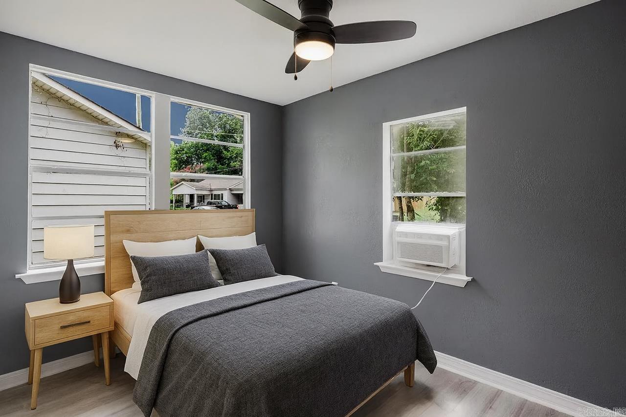 SUNNYSIDE HILLS ADDN TO JACK - Residential