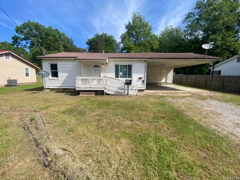 Photo of 570 W Wycough Street, Batesville, AR 72501 (MLS # 26024721)