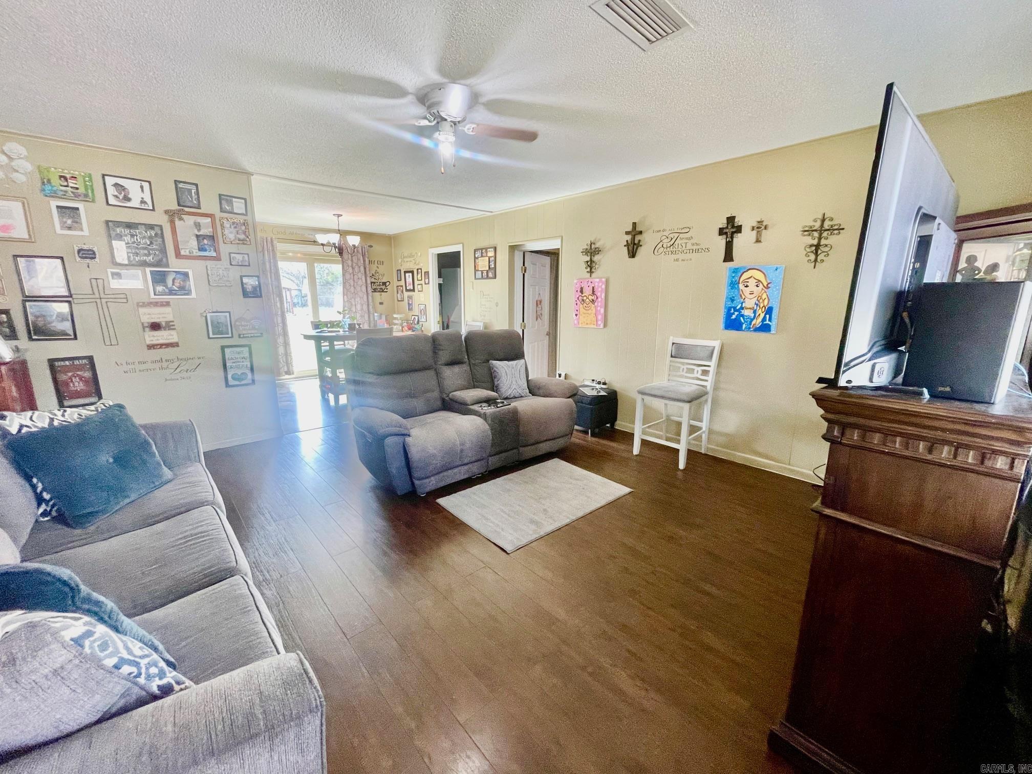 Earl Lakeside - Residential