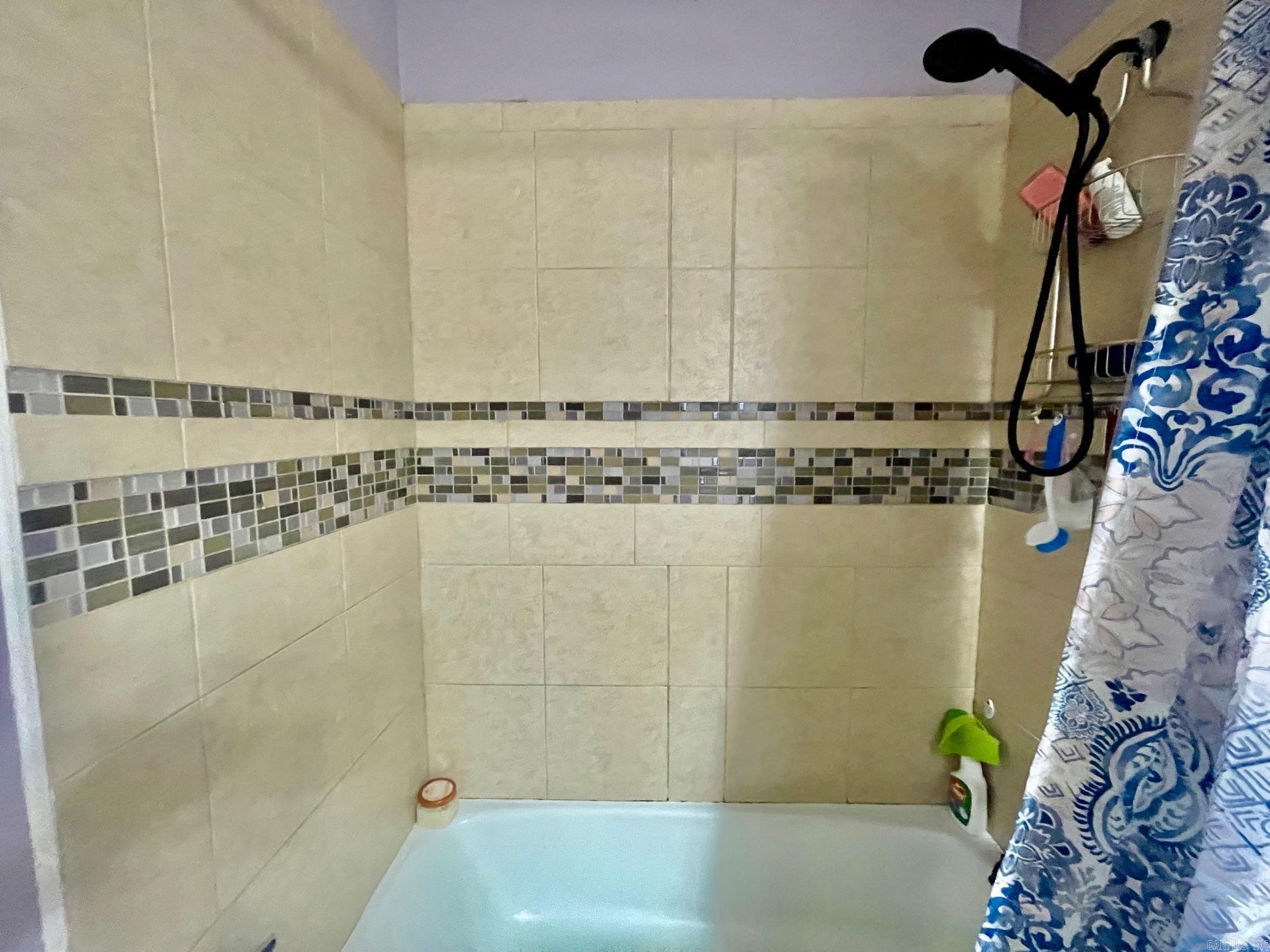 Earl Lakeside - Residential