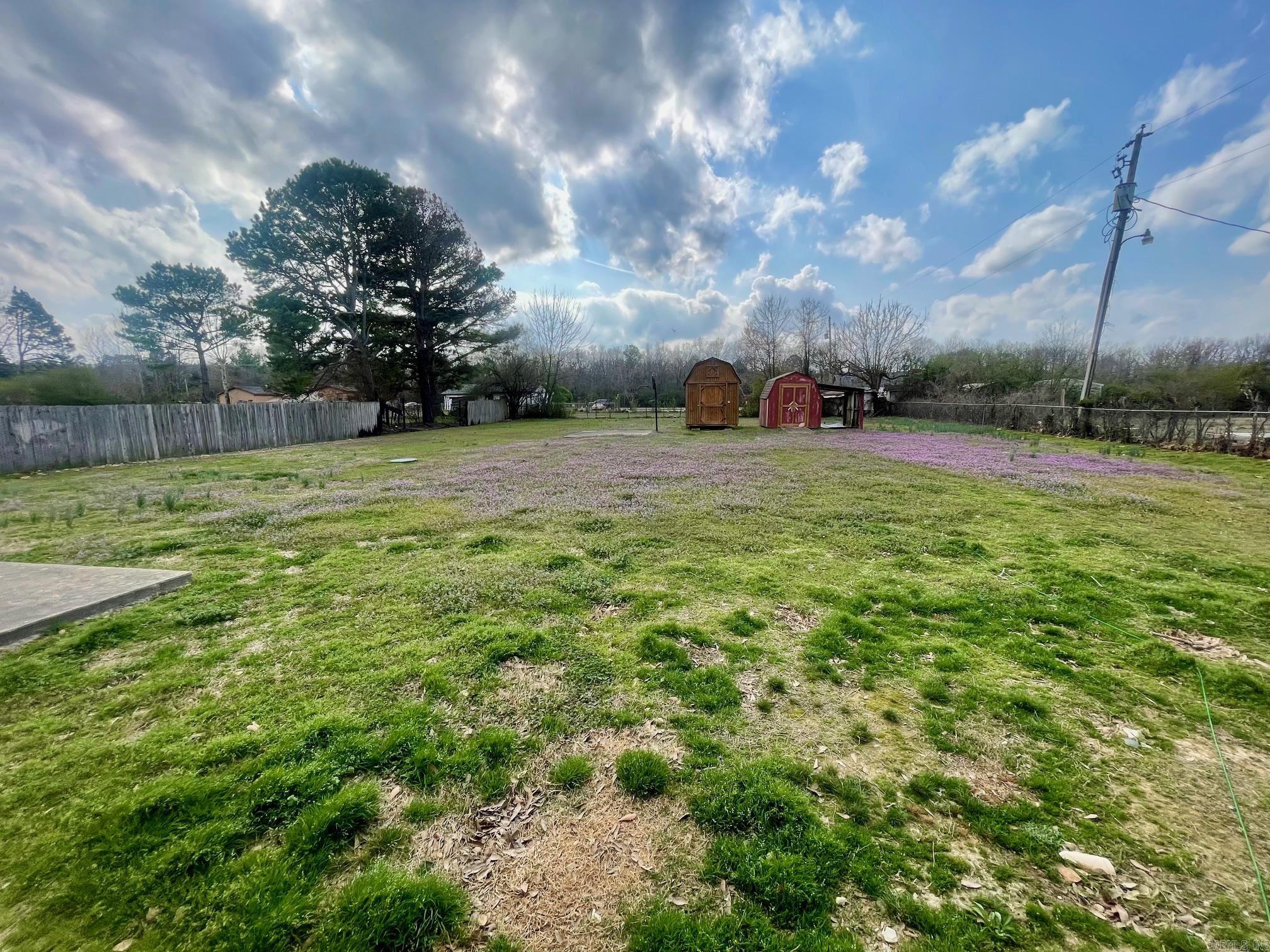 Earl Lakeside - Residential