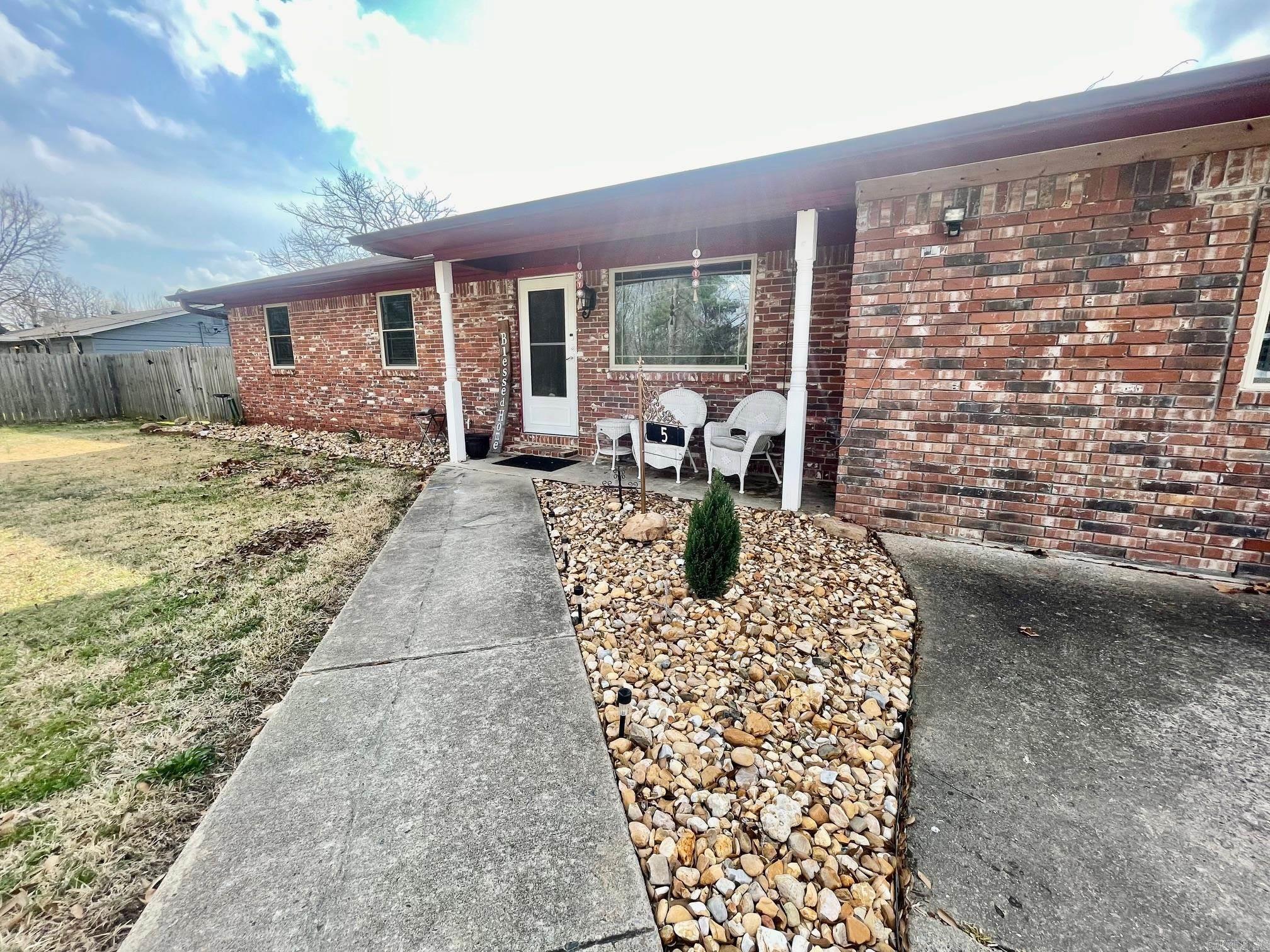 Earl Lakeside - Residential