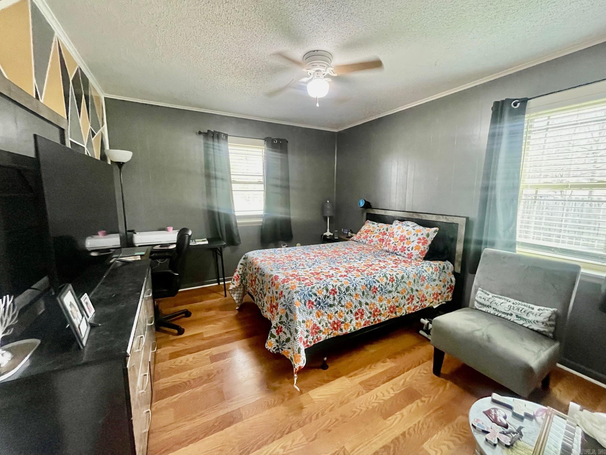 Earl Lakeside - Residential