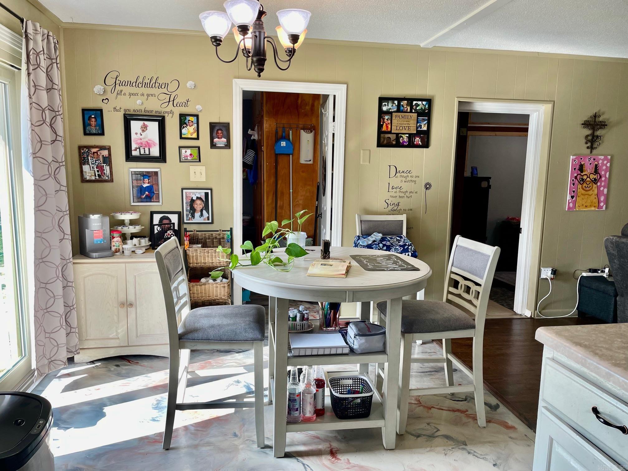 Earl Lakeside - Residential