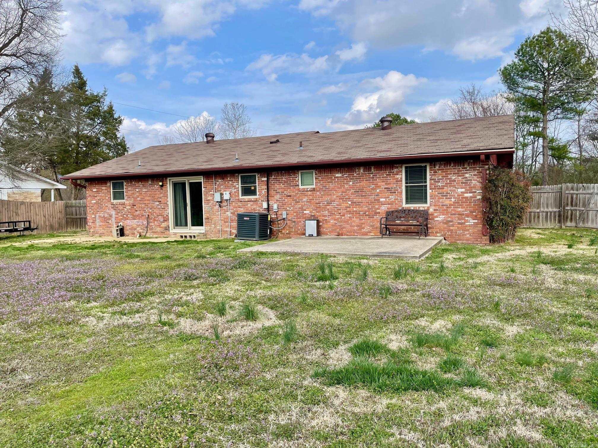 Earl Lakeside - Residential