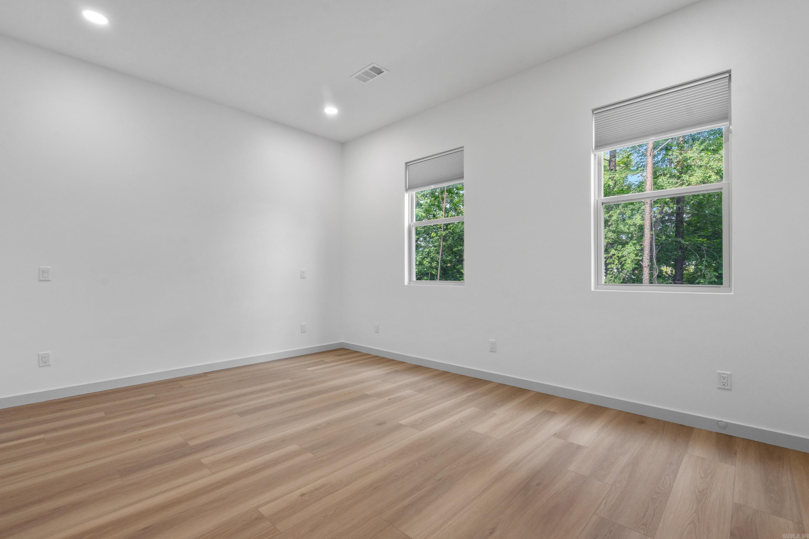 LAKE POINTE GARDEN HOMES - Residential