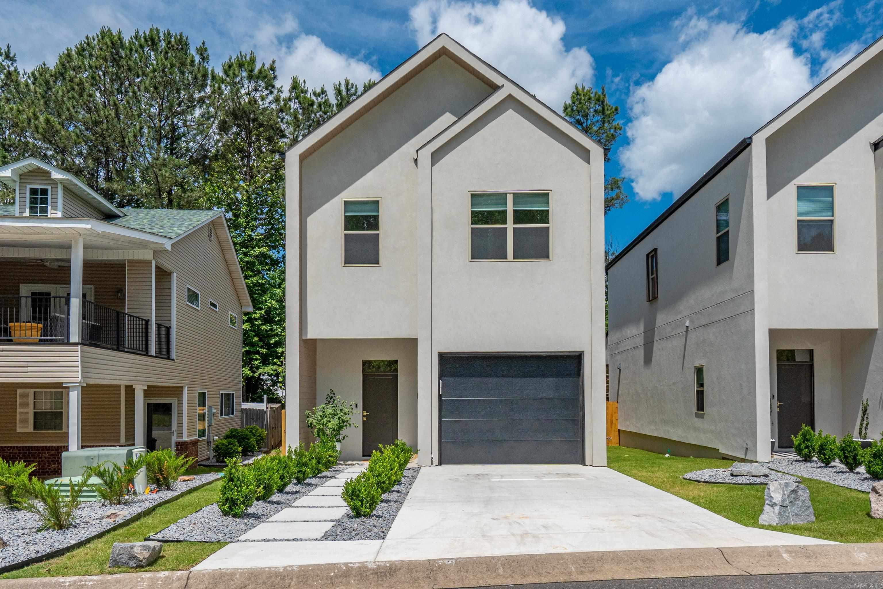 LAKE POINTE GARDEN HOMES - Residential