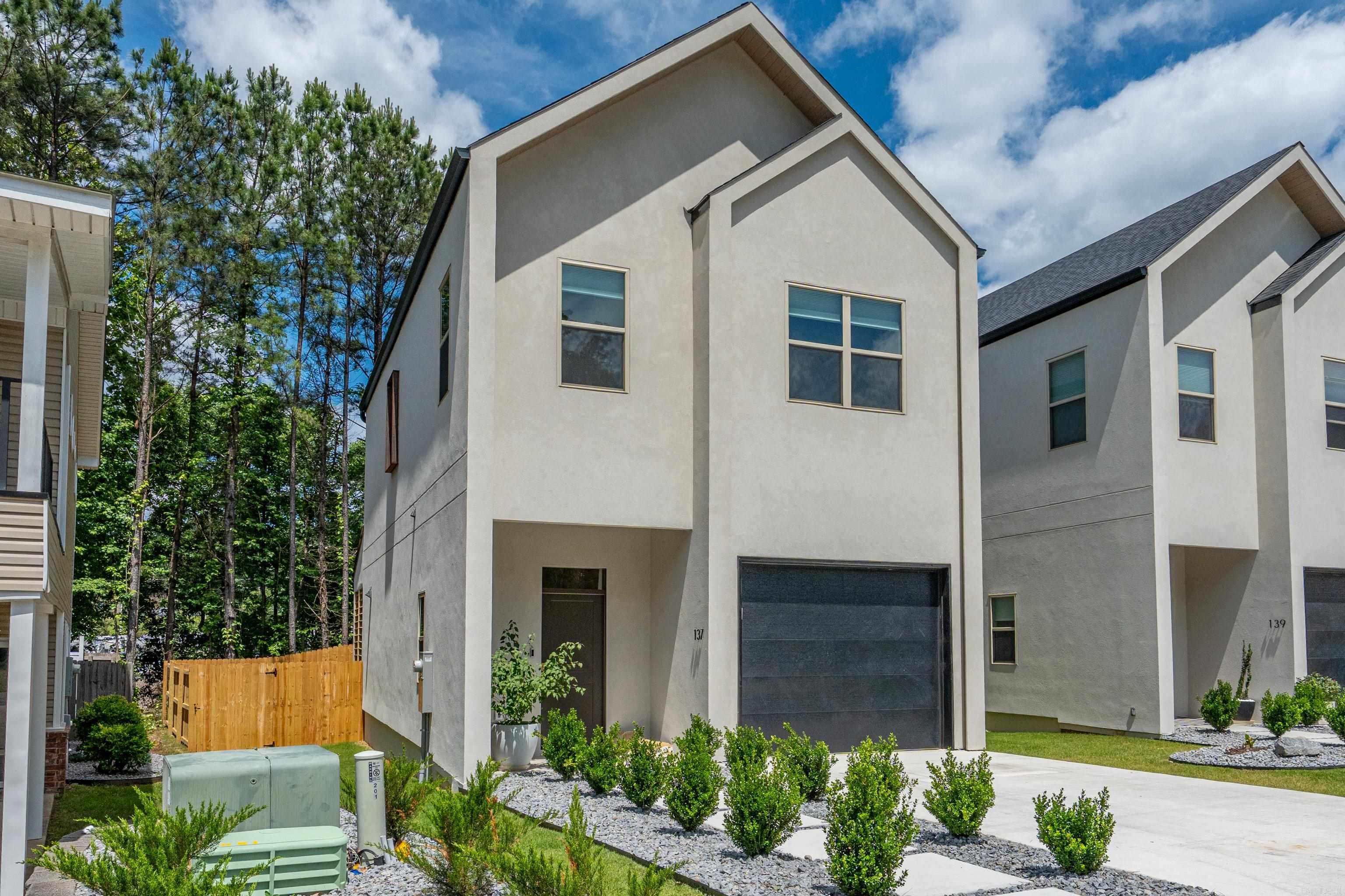 LAKE POINTE GARDEN HOMES - Residential