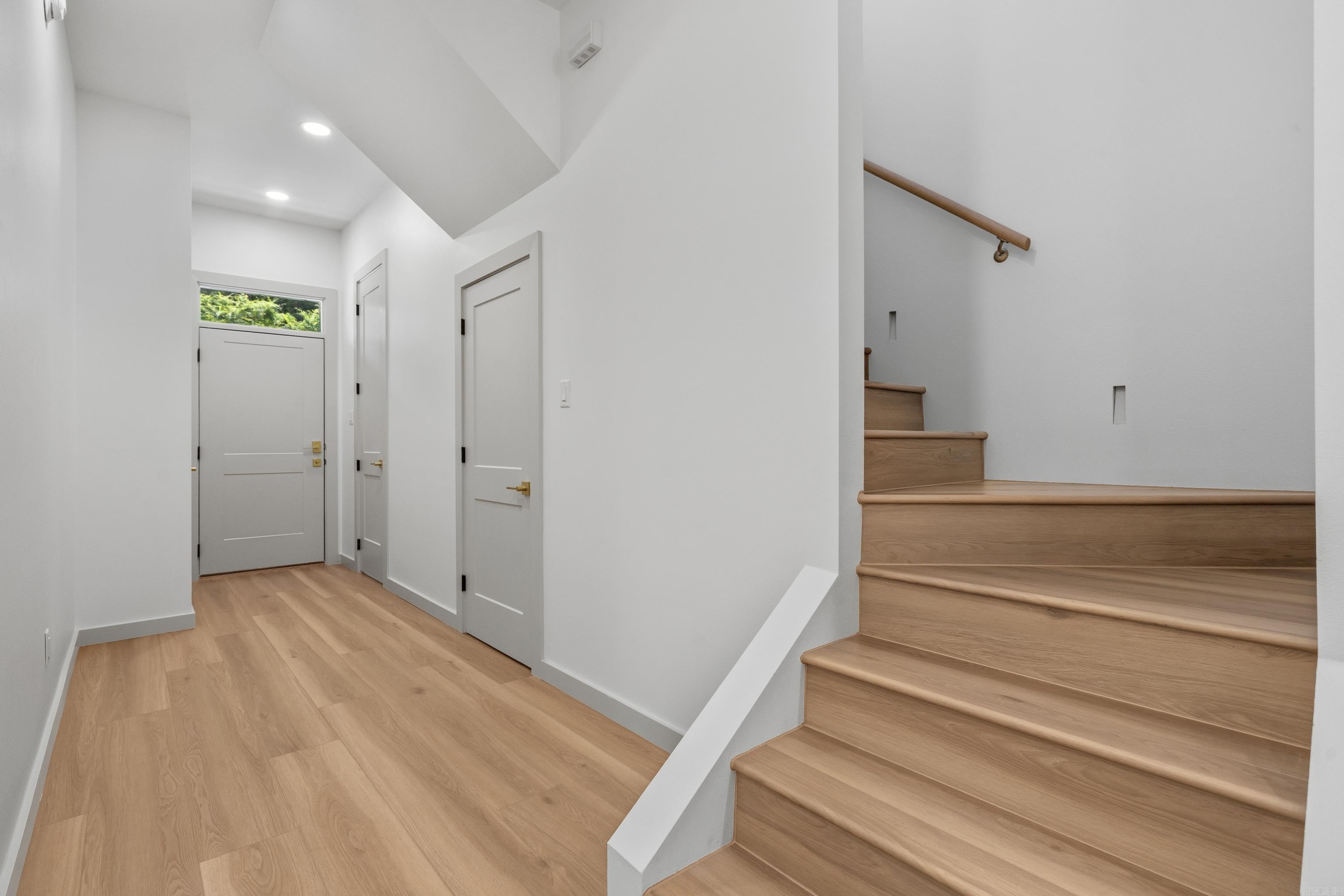 LAKE POINTE GARDEN HOMES - Residential