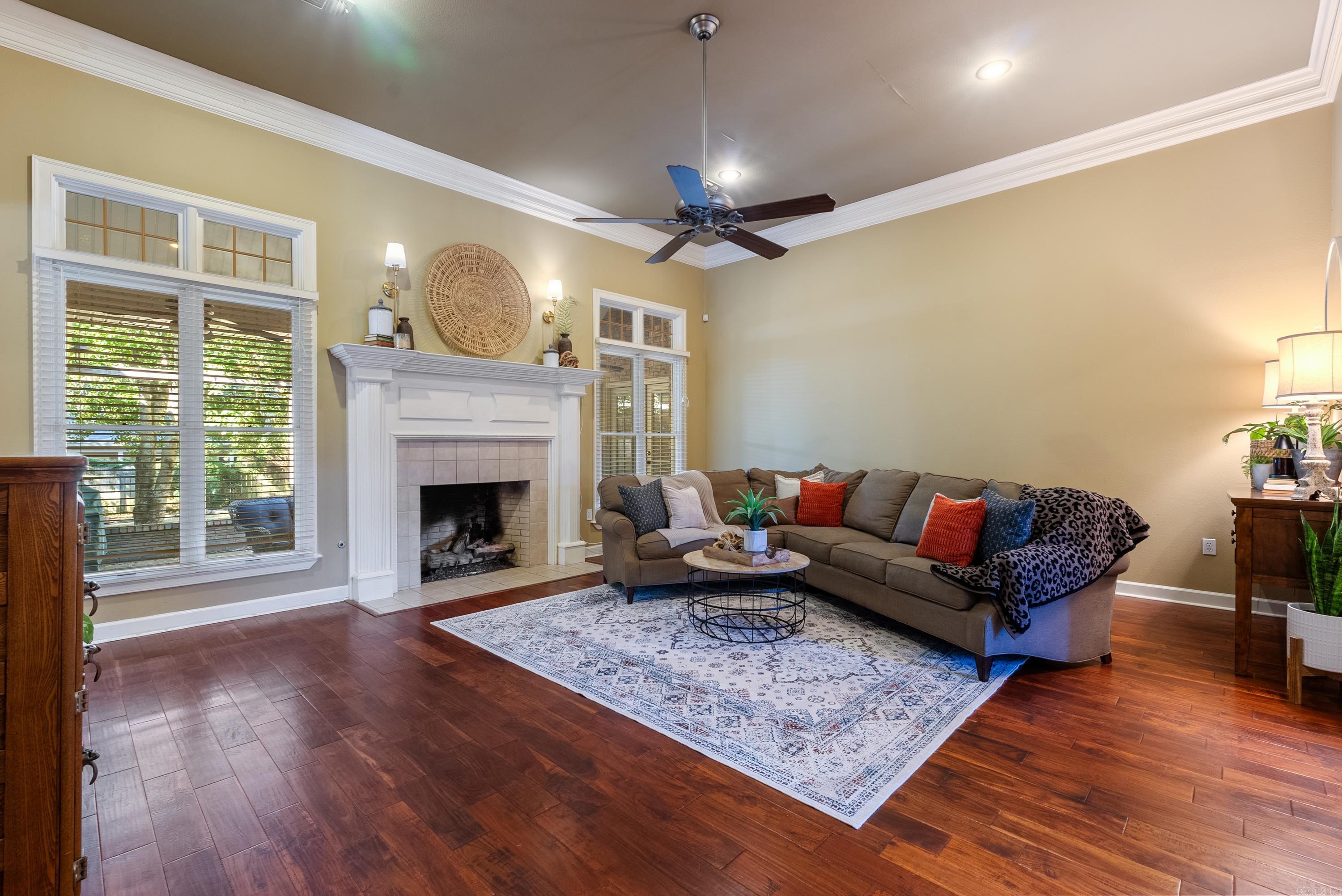 PIPPINPOST - Residential