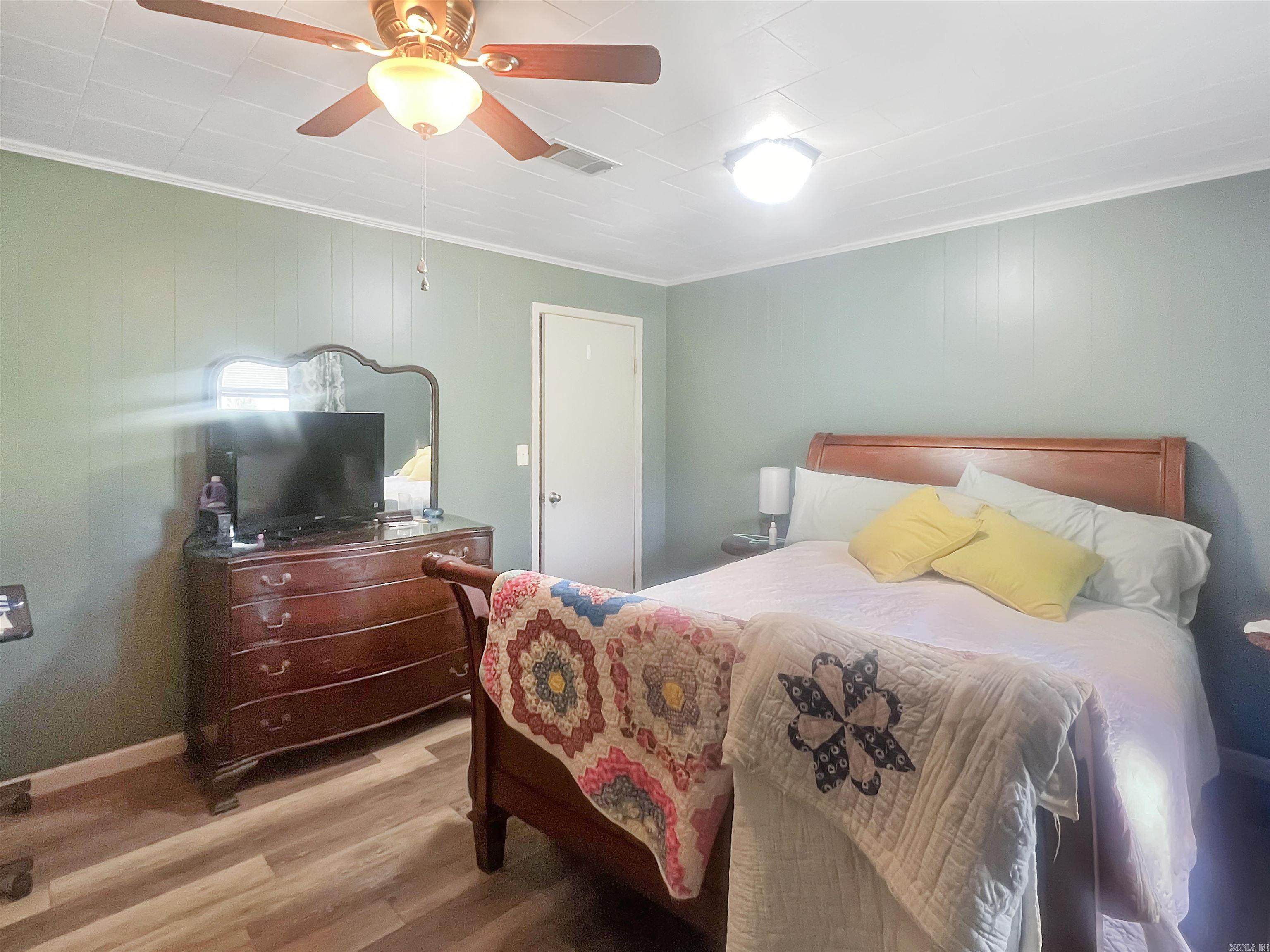 CLYDE ADDITION LONO - Residential