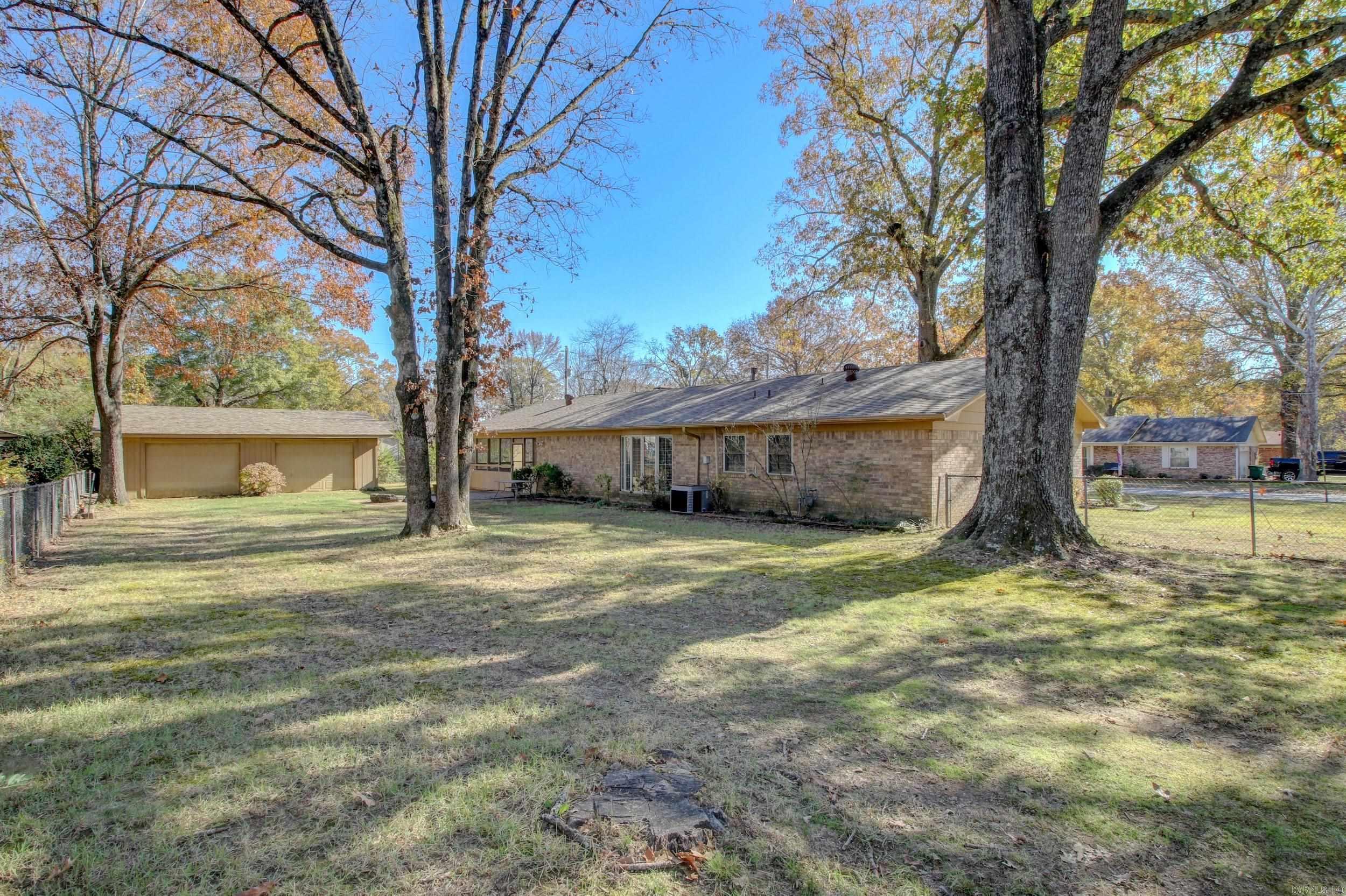 ARBOR OAKS - Residential