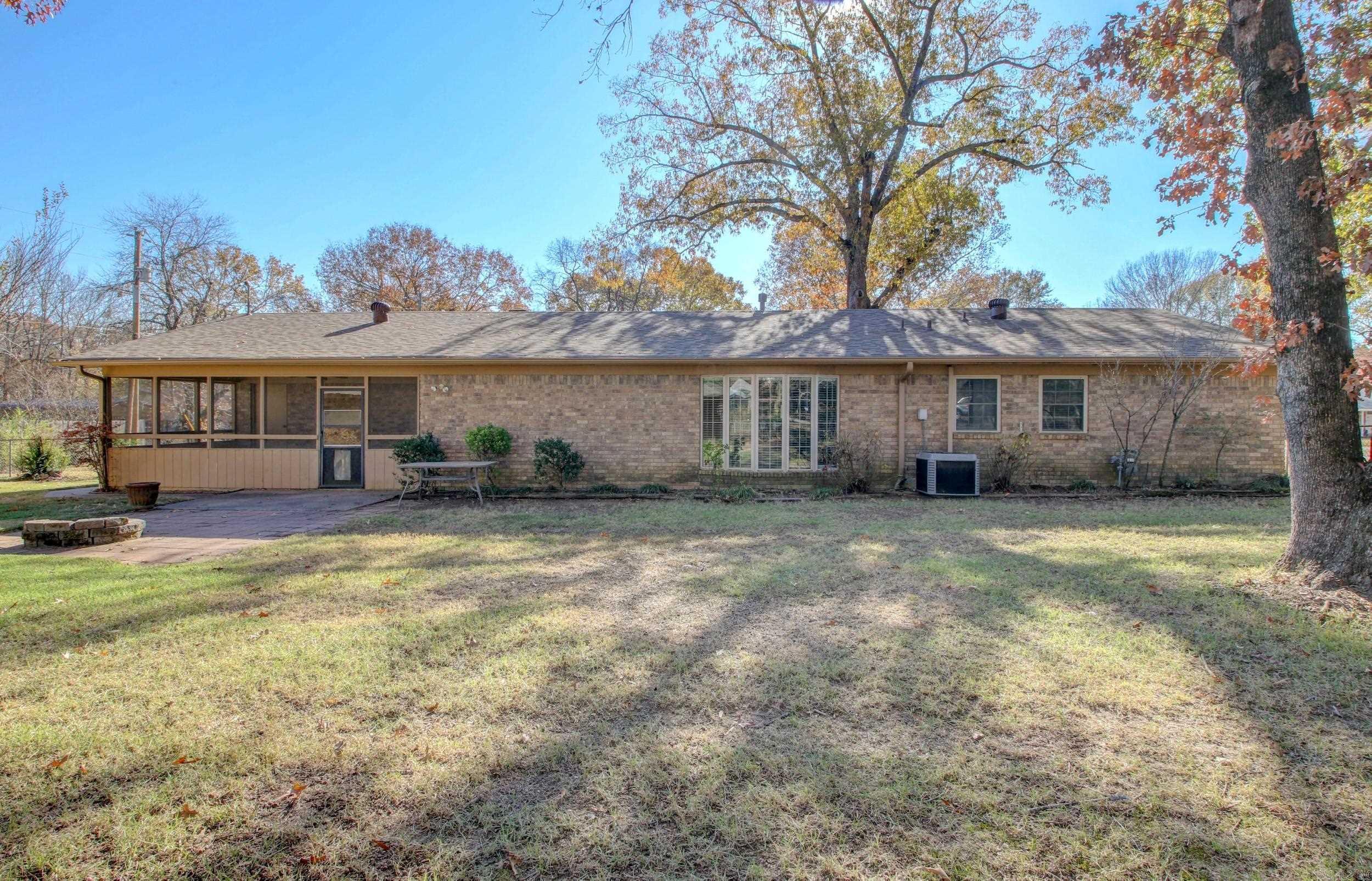 ARBOR OAKS - Residential