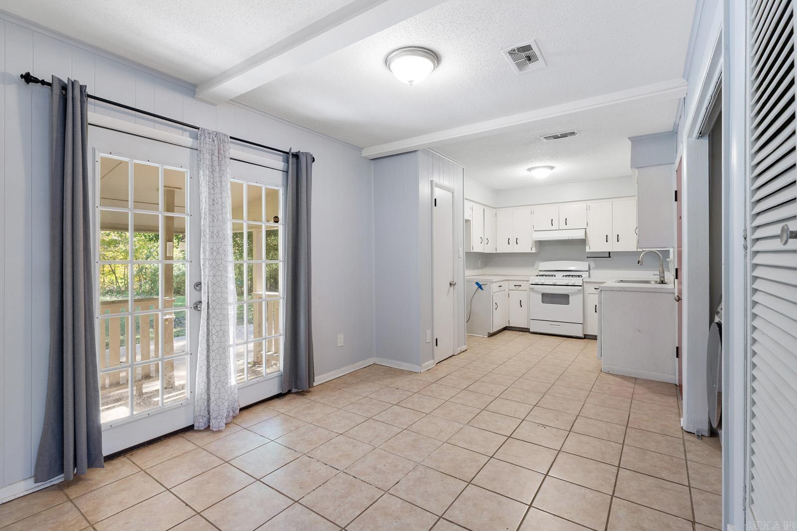 BAMBOO VILLAGE - Residential