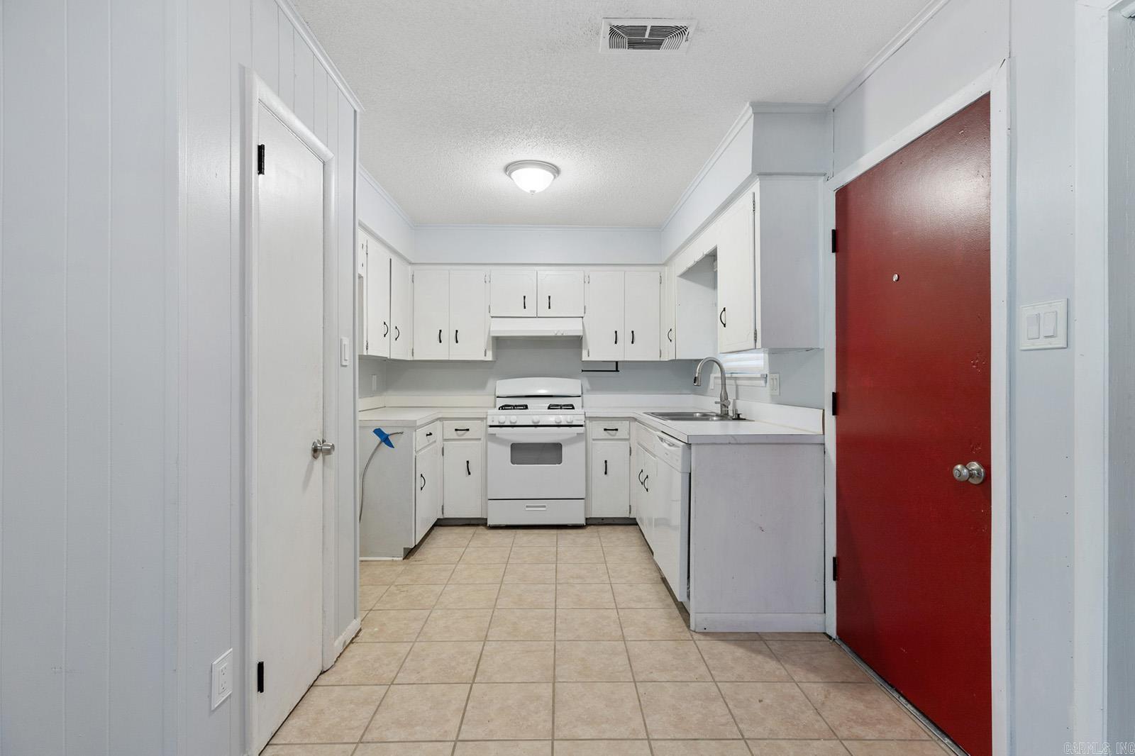 BAMBOO VILLAGE - Residential