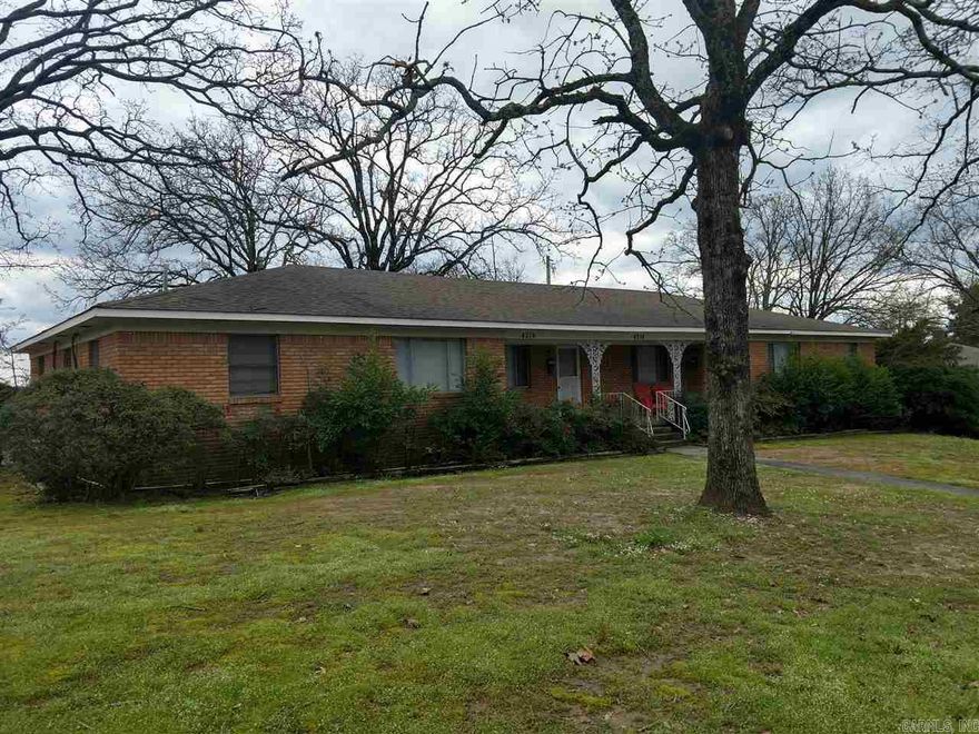 All information available at DeatonGroupRealty.com/rentals, including self-showing instructions. Do not call agent. Go to Deaton Group Realty website for all info. Triplex in North Little Rock's Park Hill. Quiet/peaceful location, convenient to all North Little Rock amenities/easy commute to Downtown Little Rock. 2 bedrooms, 1 bath. Hardwood flooring (no carpet in unit). Covered parking and external storage room. W/D hookups inside. Refrigerator included. Some pets allowed.