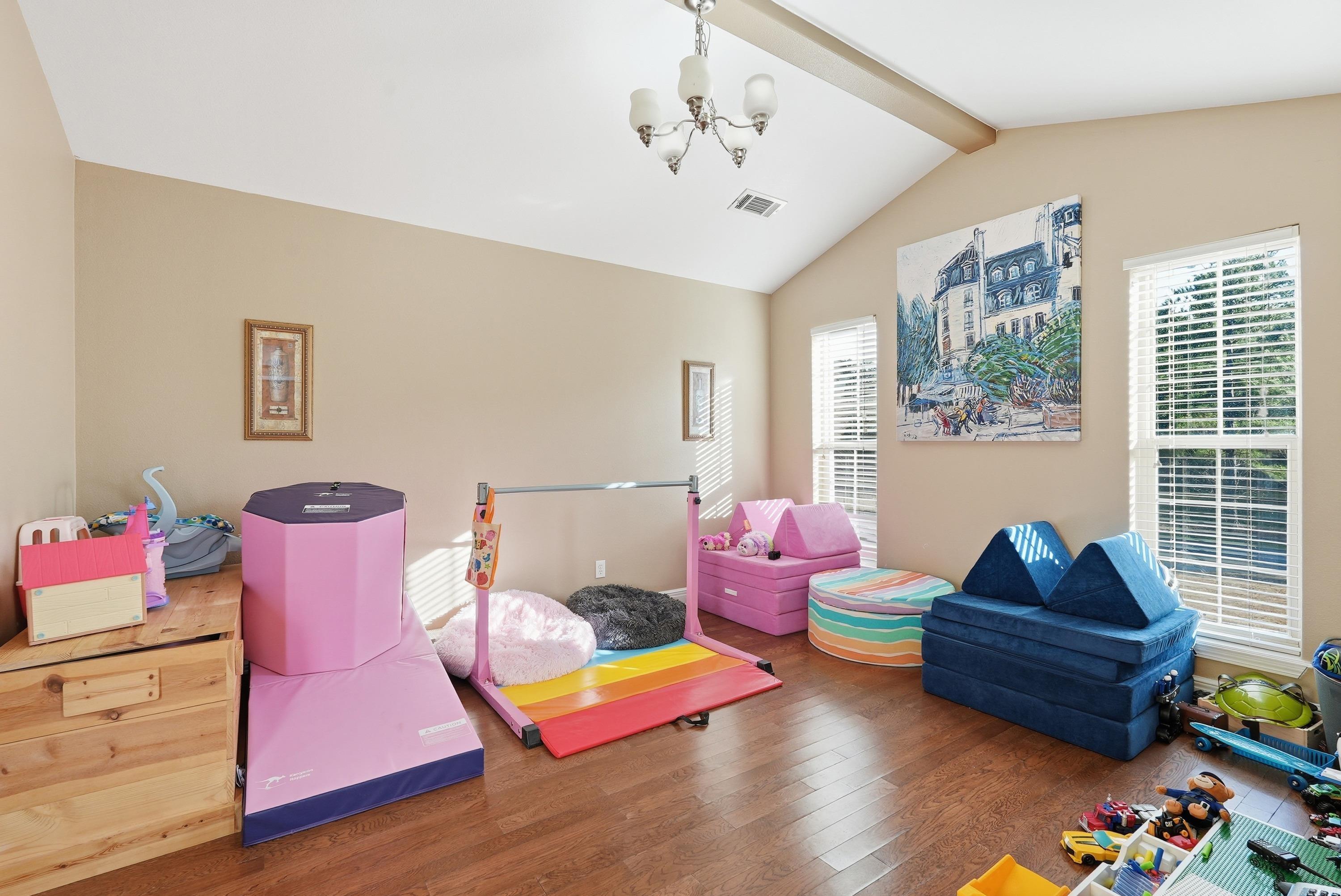 WOODLAND GARDENS ESTATES - Residential