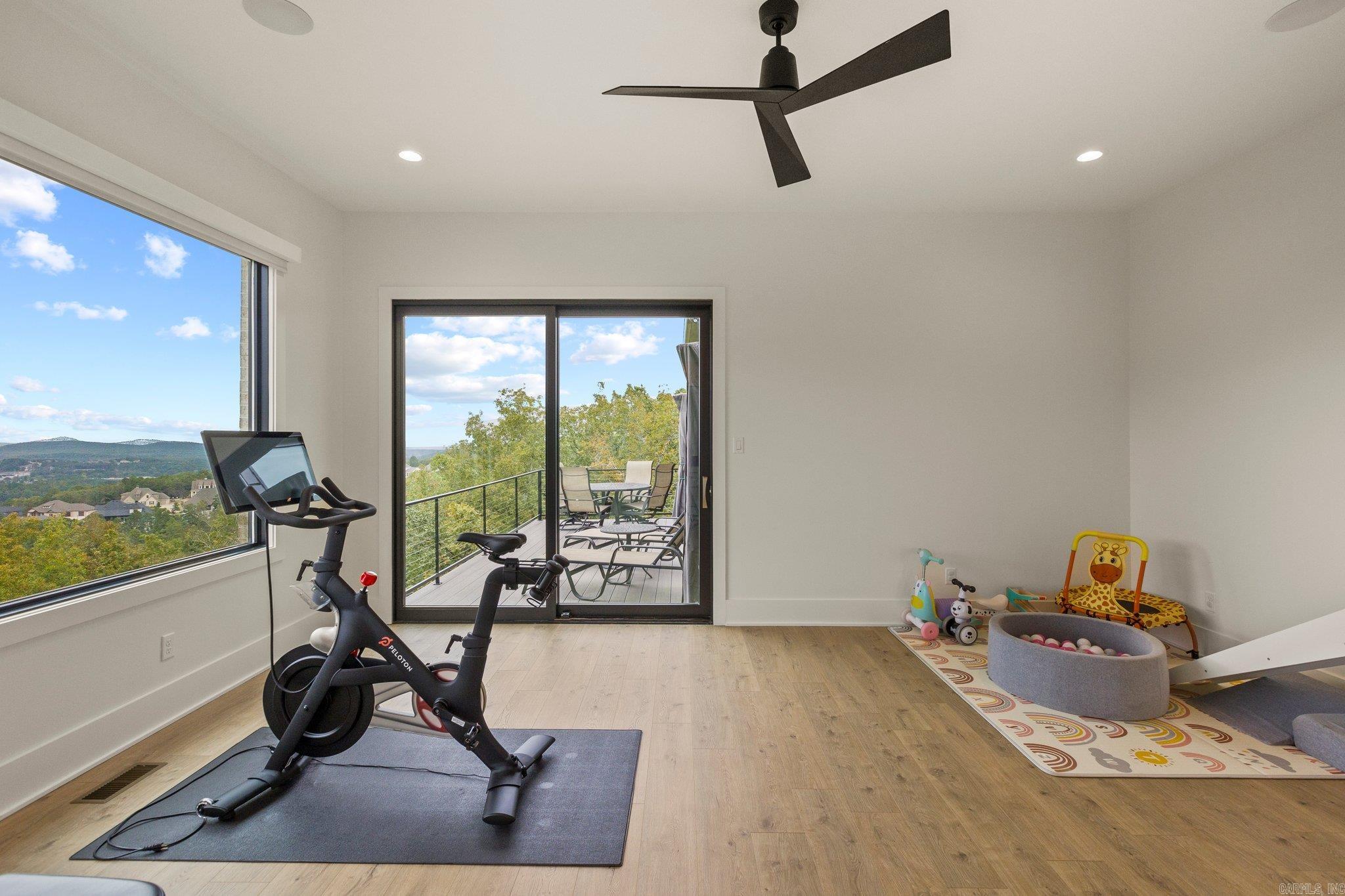 CHENAL VALLEY "FALSTONE COURT" - Residential