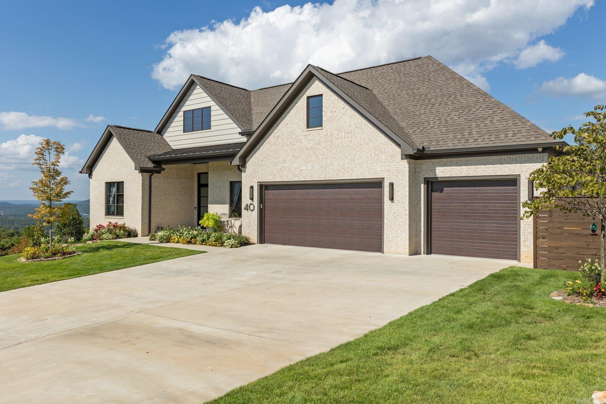 CHENAL VALLEY "FALSTONE COURT" - Residential