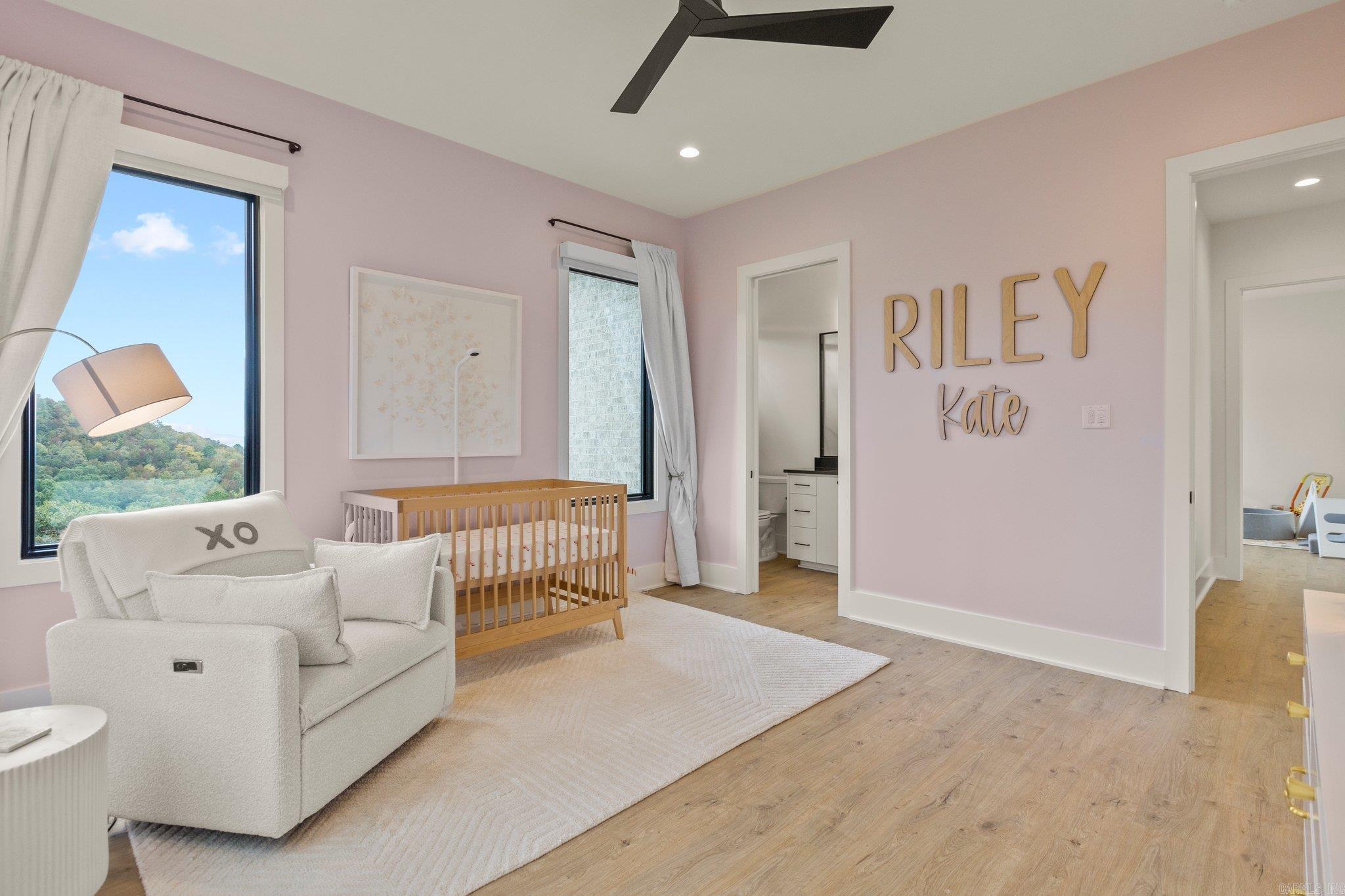 CHENAL VALLEY "FALSTONE COURT" - Residential