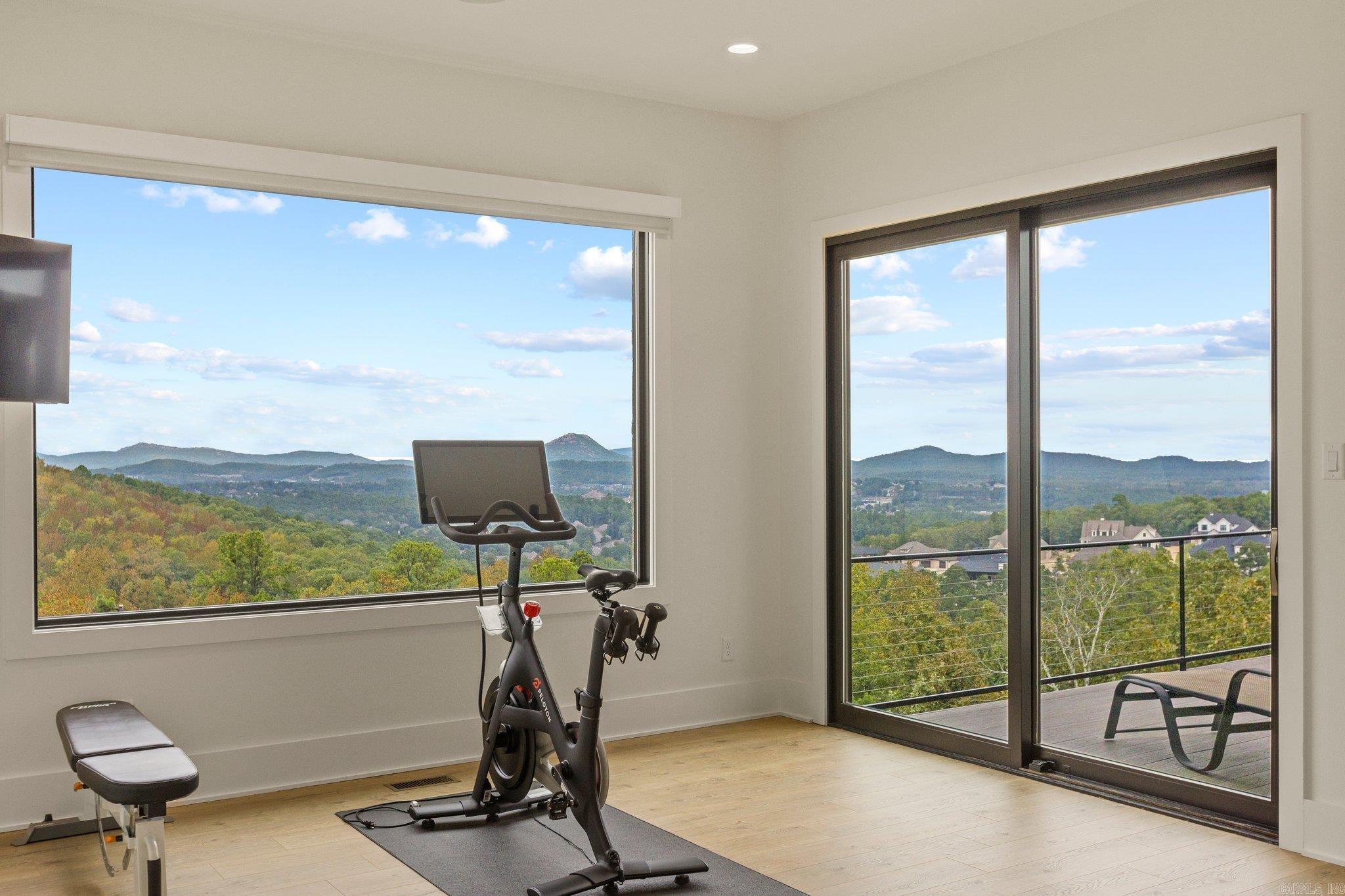 CHENAL VALLEY "FALSTONE COURT" - Residential