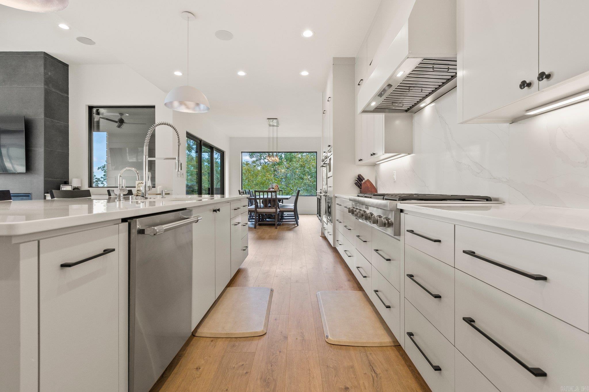 CHENAL VALLEY "FALSTONE COURT" - Residential