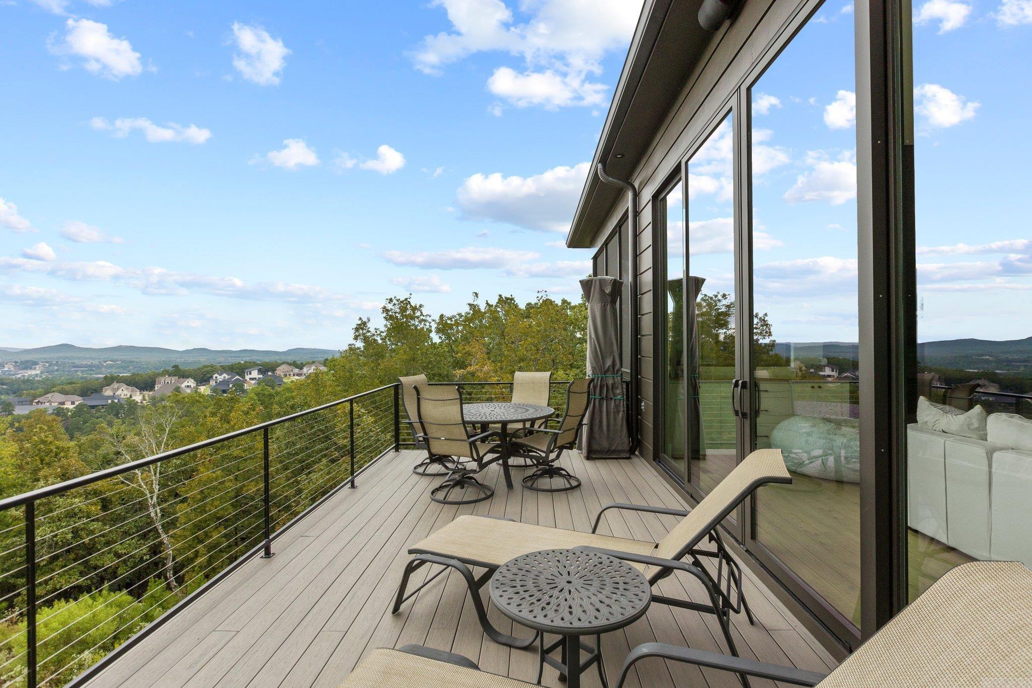 CHENAL VALLEY "FALSTONE COURT" - Residential