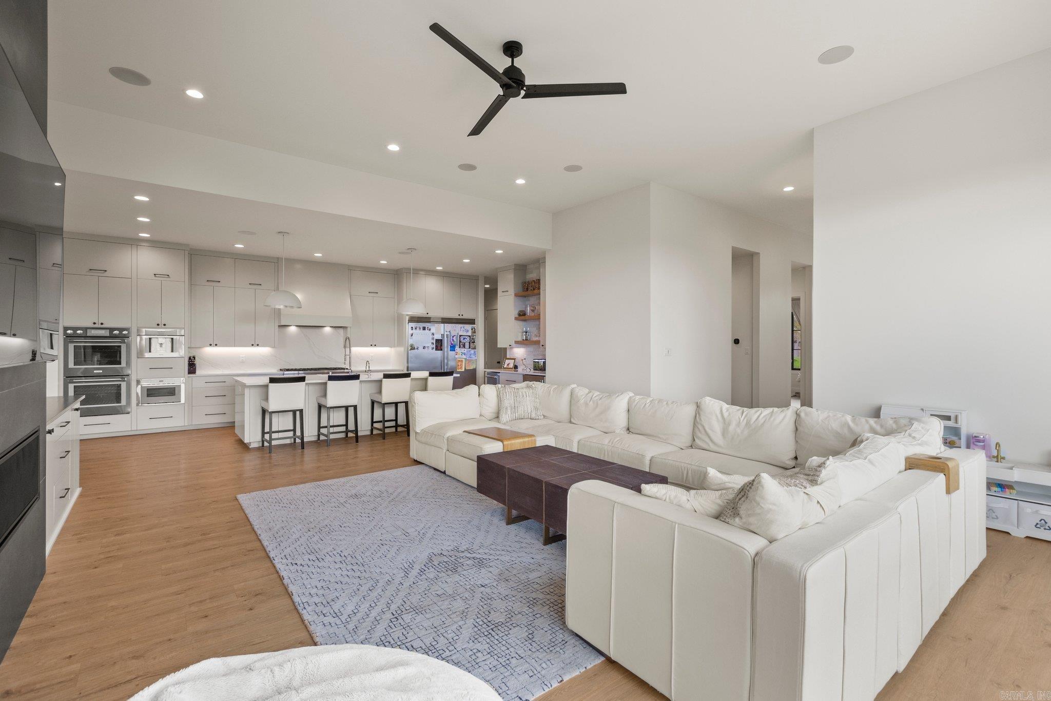 CHENAL VALLEY "FALSTONE COURT" - Residential