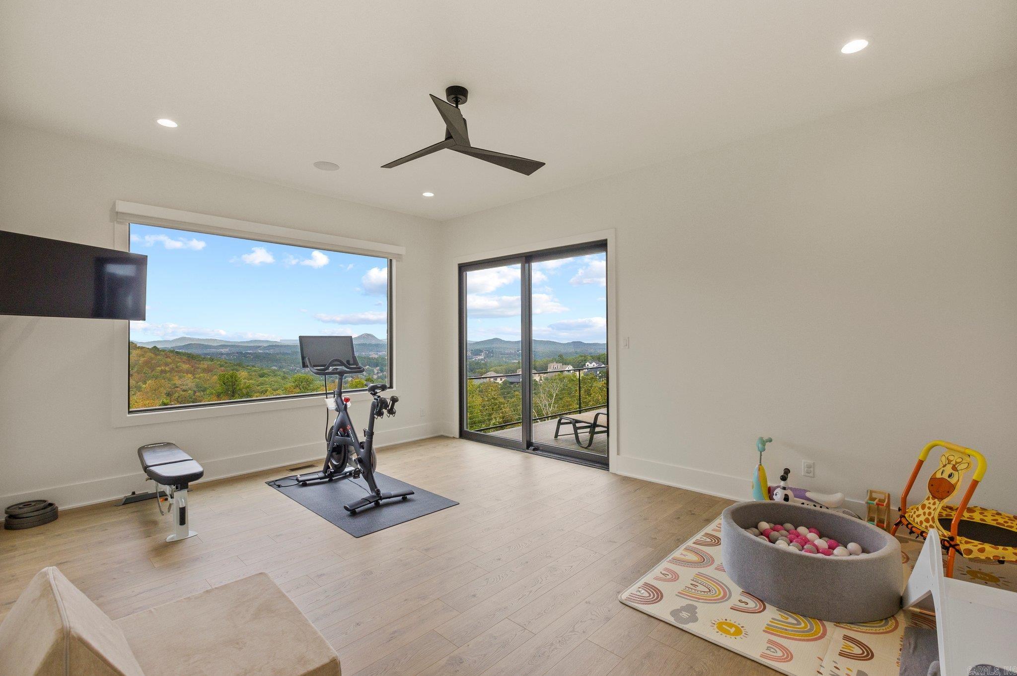 CHENAL VALLEY "FALSTONE COURT" - Residential