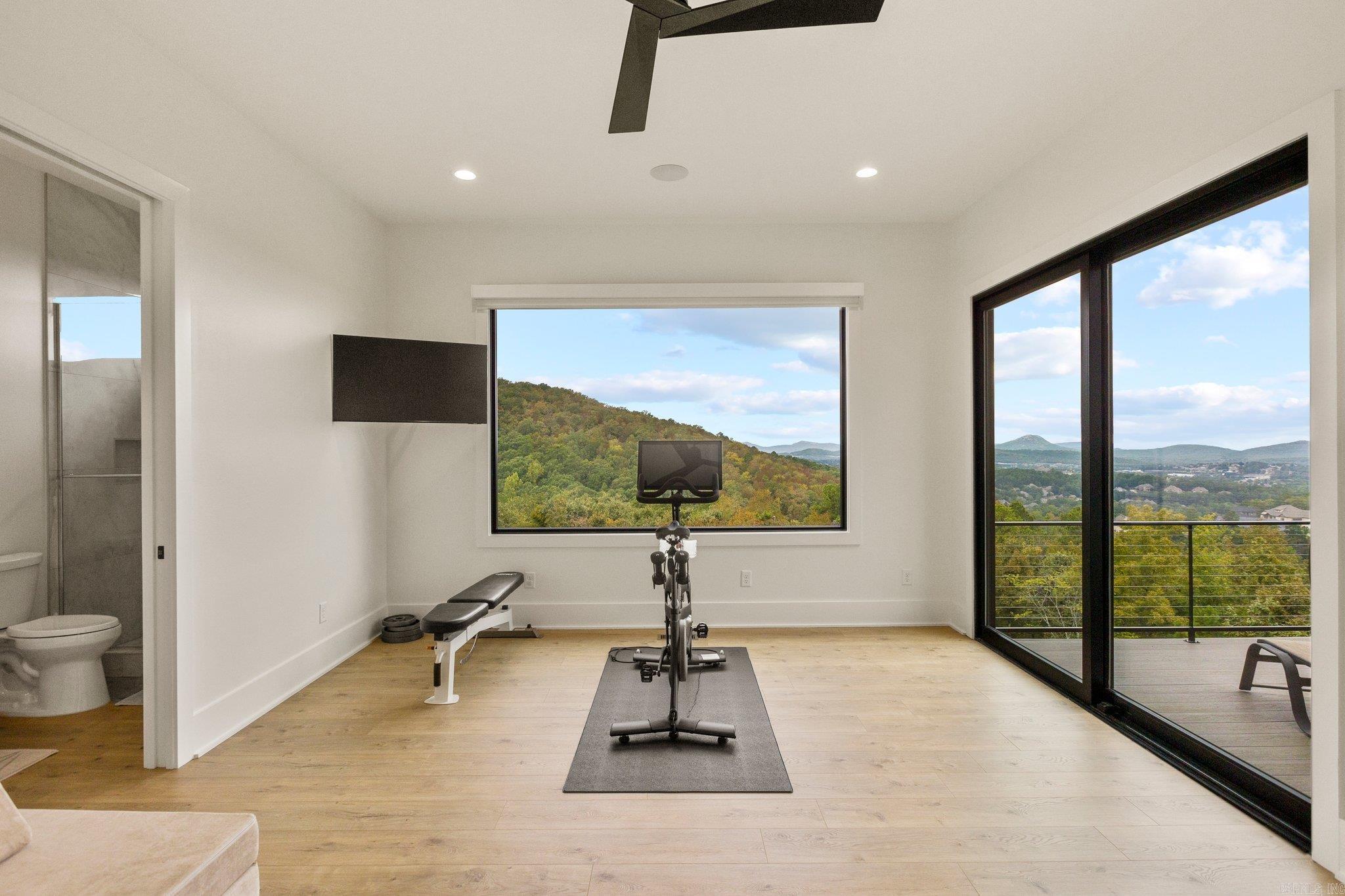 CHENAL VALLEY "FALSTONE COURT" - Residential