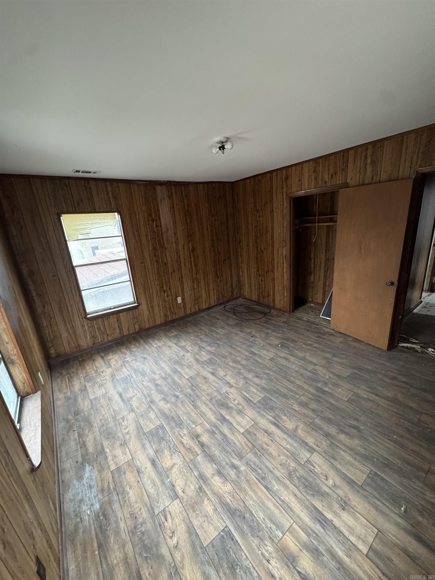 Weldon E Wrights - Residential