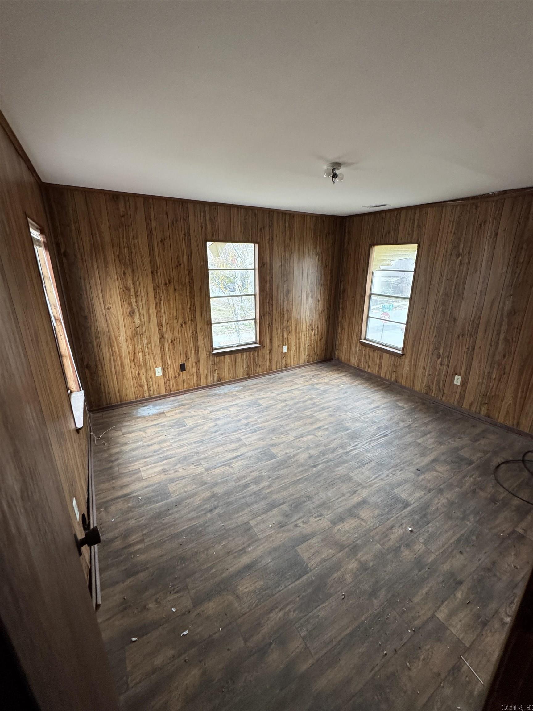 Weldon E Wrights - Residential