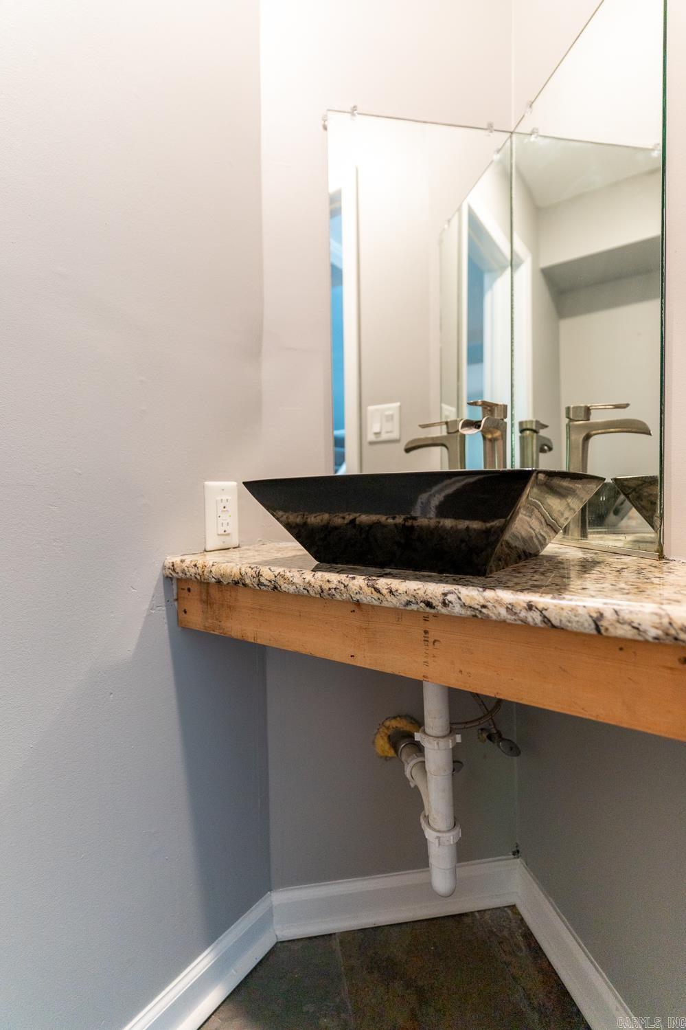 Vine & Washington HPR - Residential Income