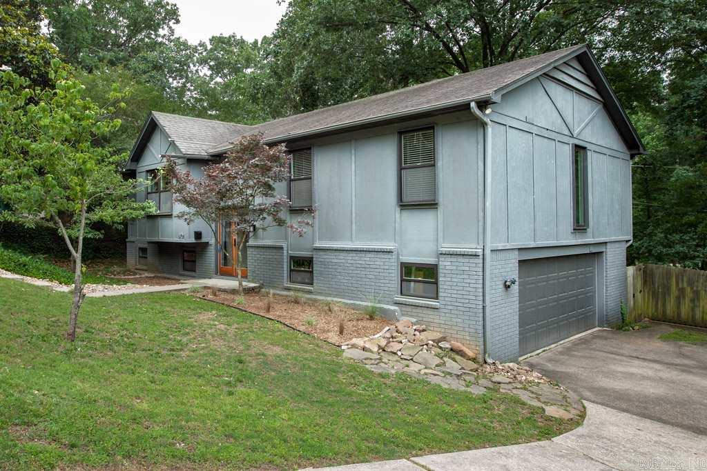 LEAWOOD MANOR - Residential