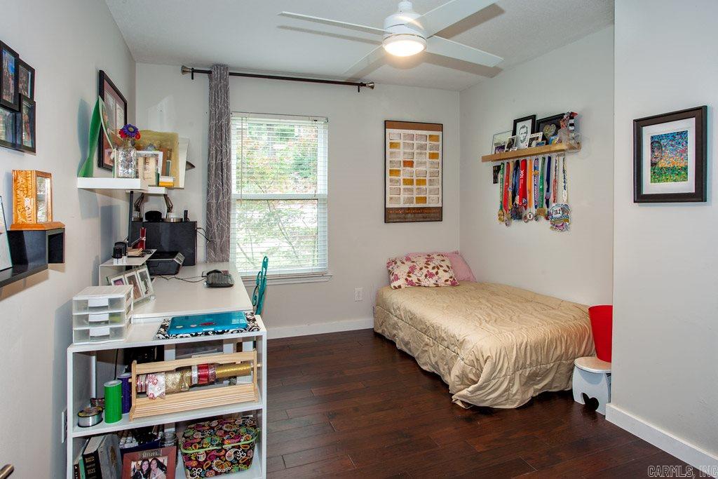 LEAWOOD MANOR - Residential