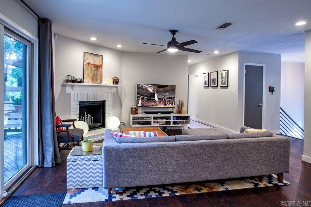 LEAWOOD MANOR - Residential