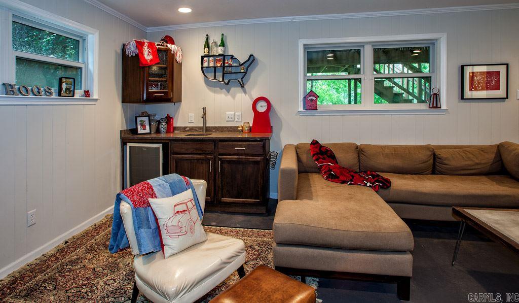 LEAWOOD MANOR - Residential