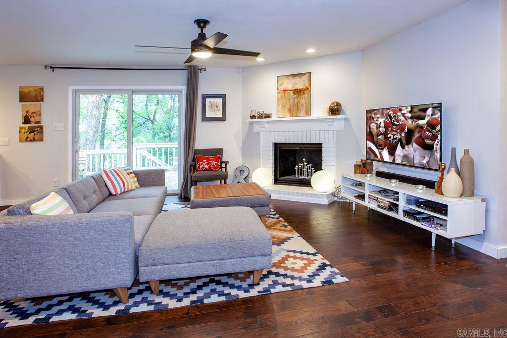 LEAWOOD MANOR - Residential